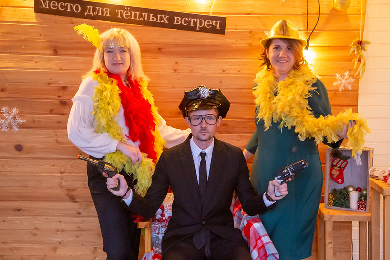 Новогоднее украшение зала для корпоратива в Архангельске