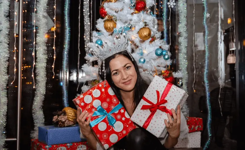 Гайд по идеальному Новому году 2026 с друзьями в Архангельске: от квартиры и коттеджа — до квеста и ночного города